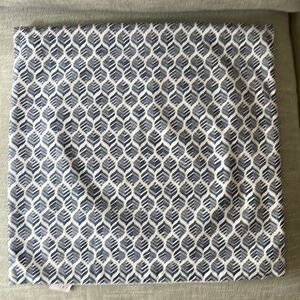 NWOT Serena and Lily pillow cover 20” square